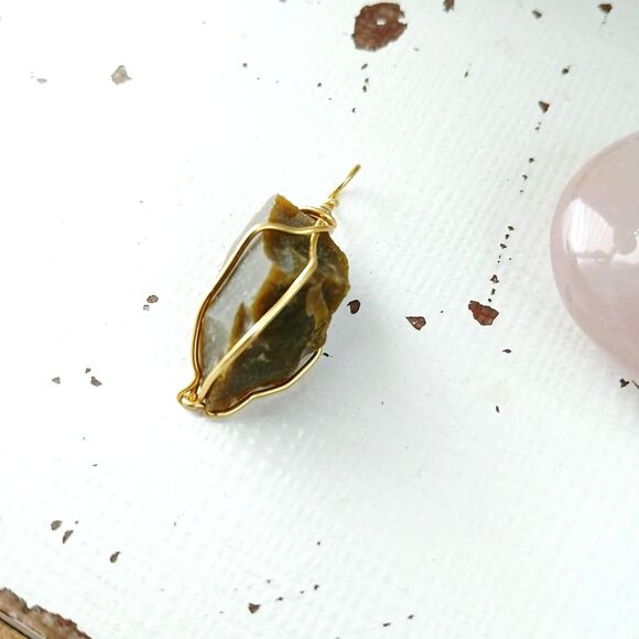 Gold wire wrapped green opal gemstone pendant 1.5" - Picture 3 of 4
